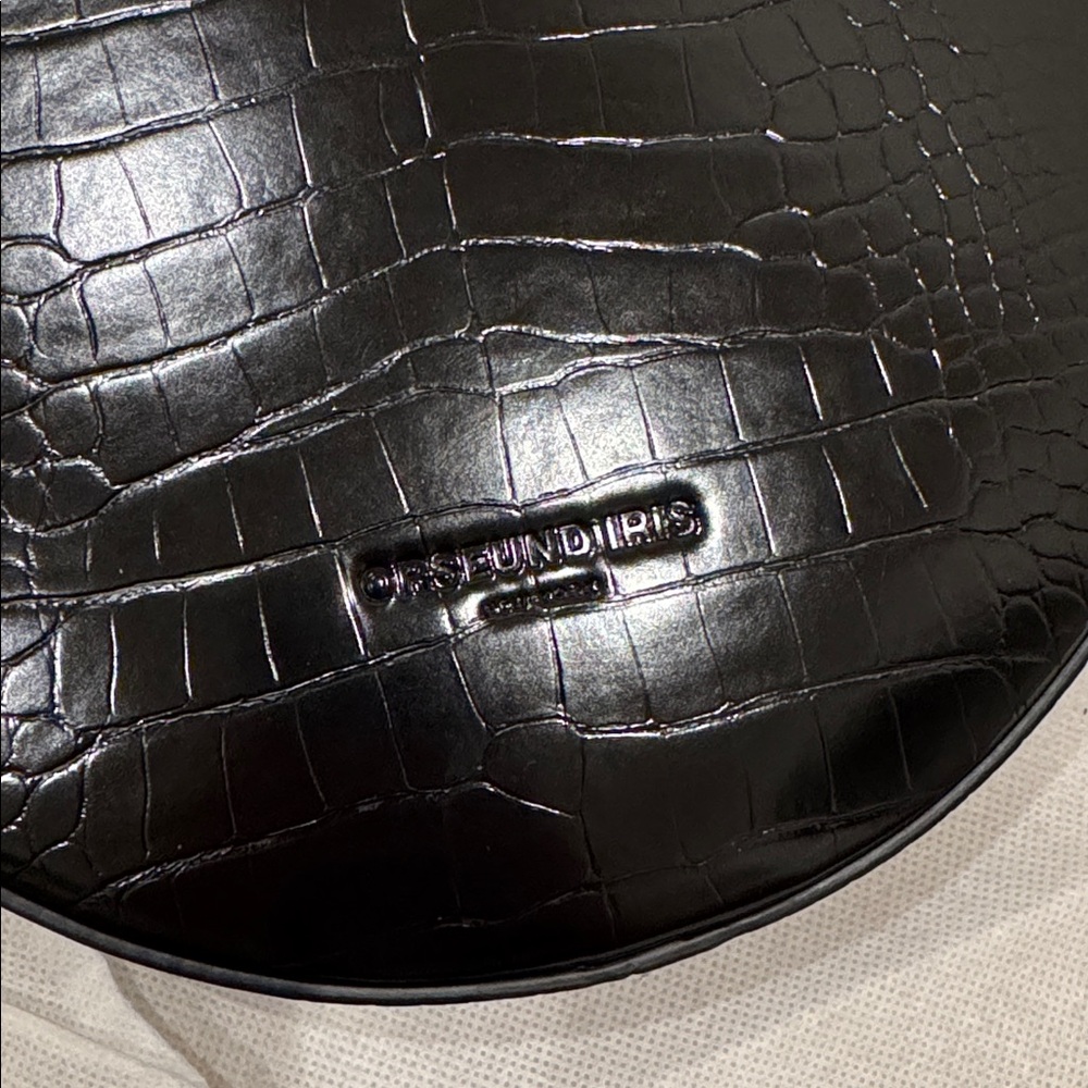 NWOT ORSEUND IRIS LE CIRCLE BAG BLACK EMBOSSED CROC FAUX LEATHER SHOULDER BAG - Picture 2 of 4